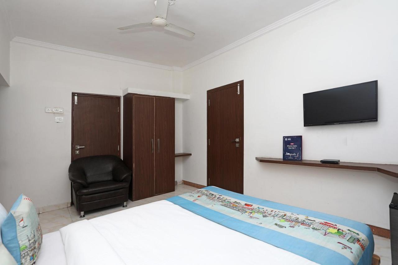 Hotel O 10671 Hotel Sai Prem Nászik Kültér fotó
