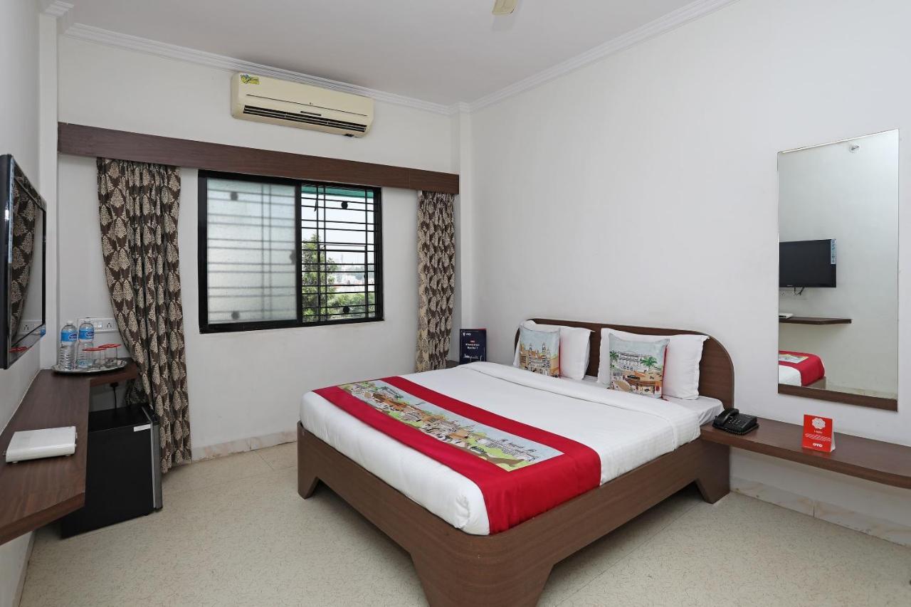 Hotel O 10671 Hotel Sai Prem Nászik Kültér fotó