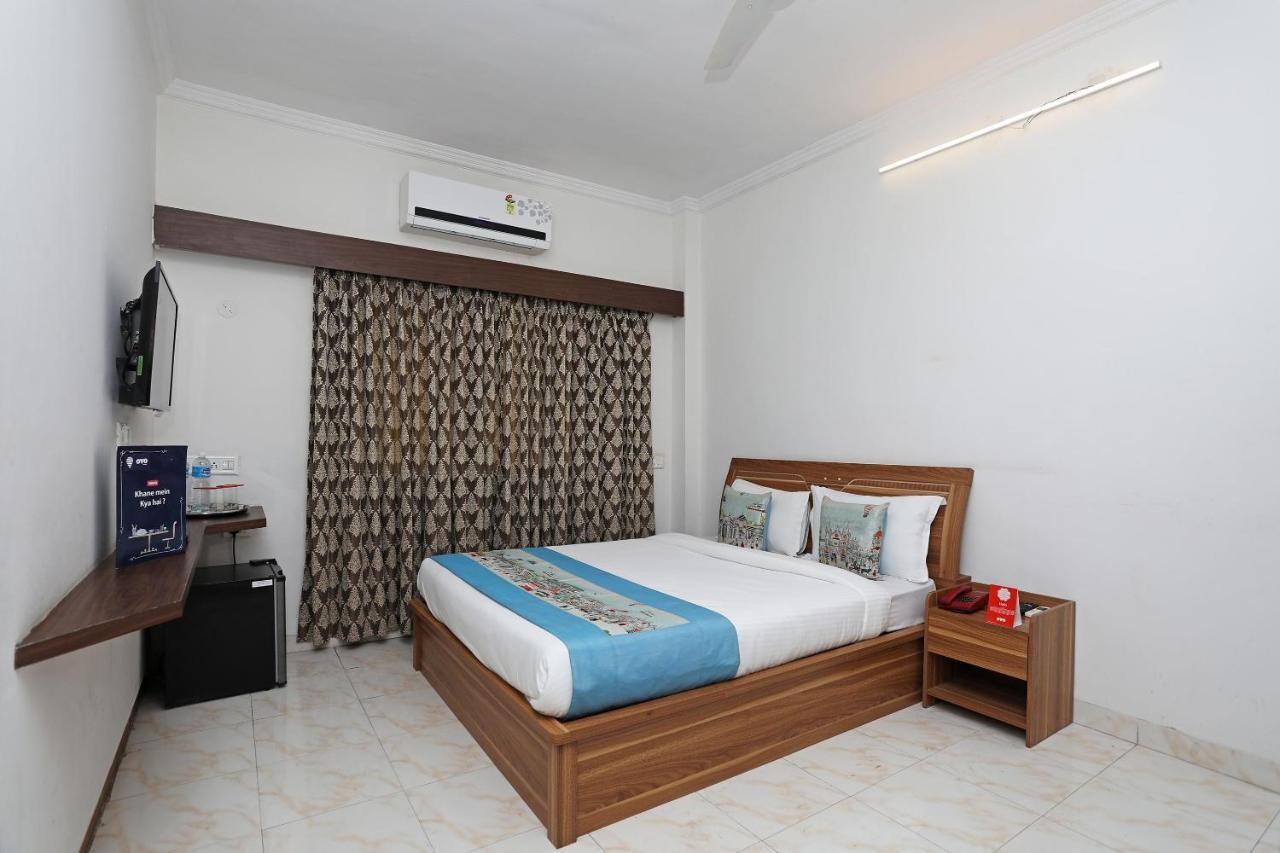 Hotel O 10671 Hotel Sai Prem Nászik Kültér fotó