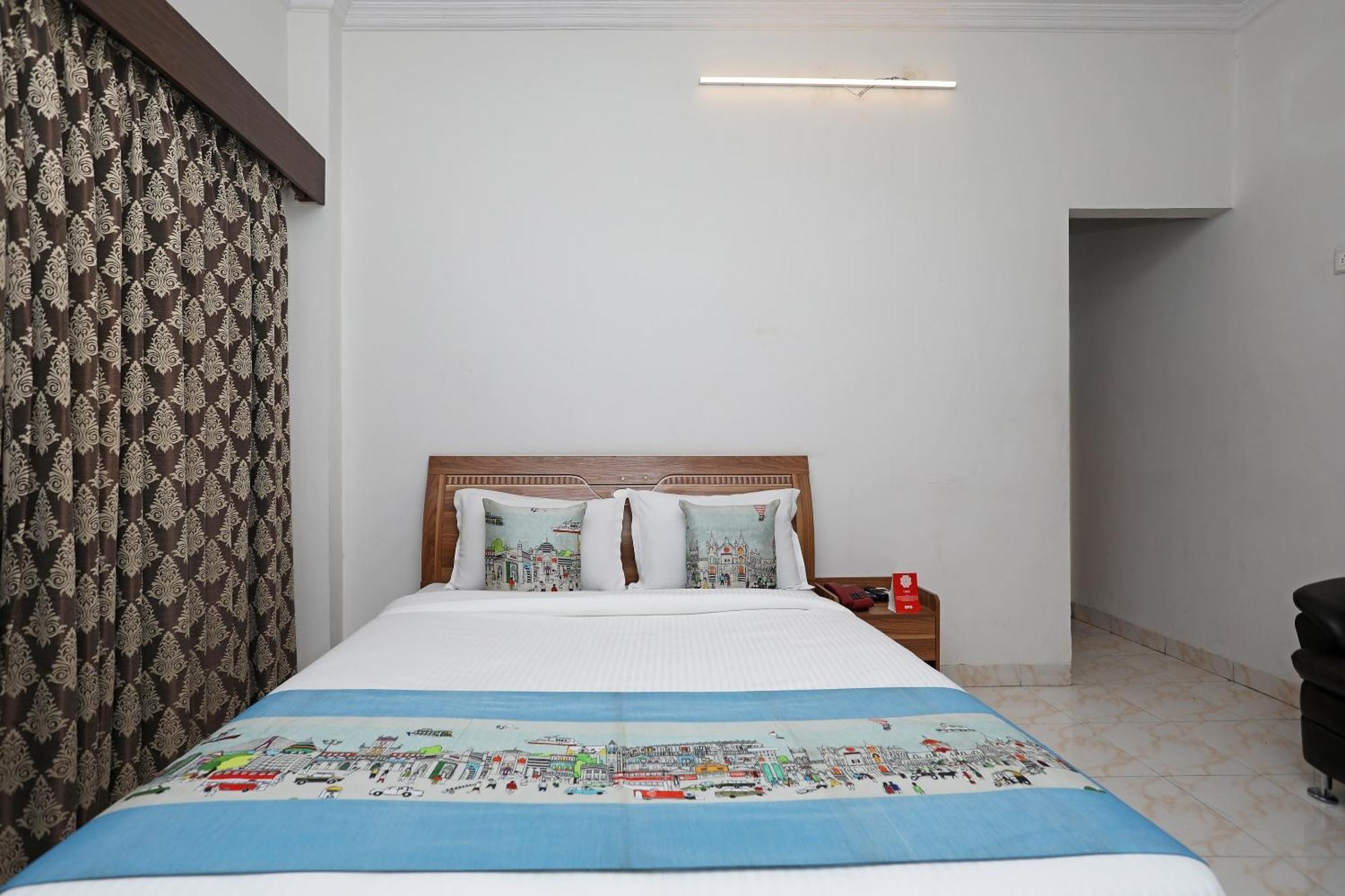 Hotel O 10671 Hotel Sai Prem Nászik Kültér fotó