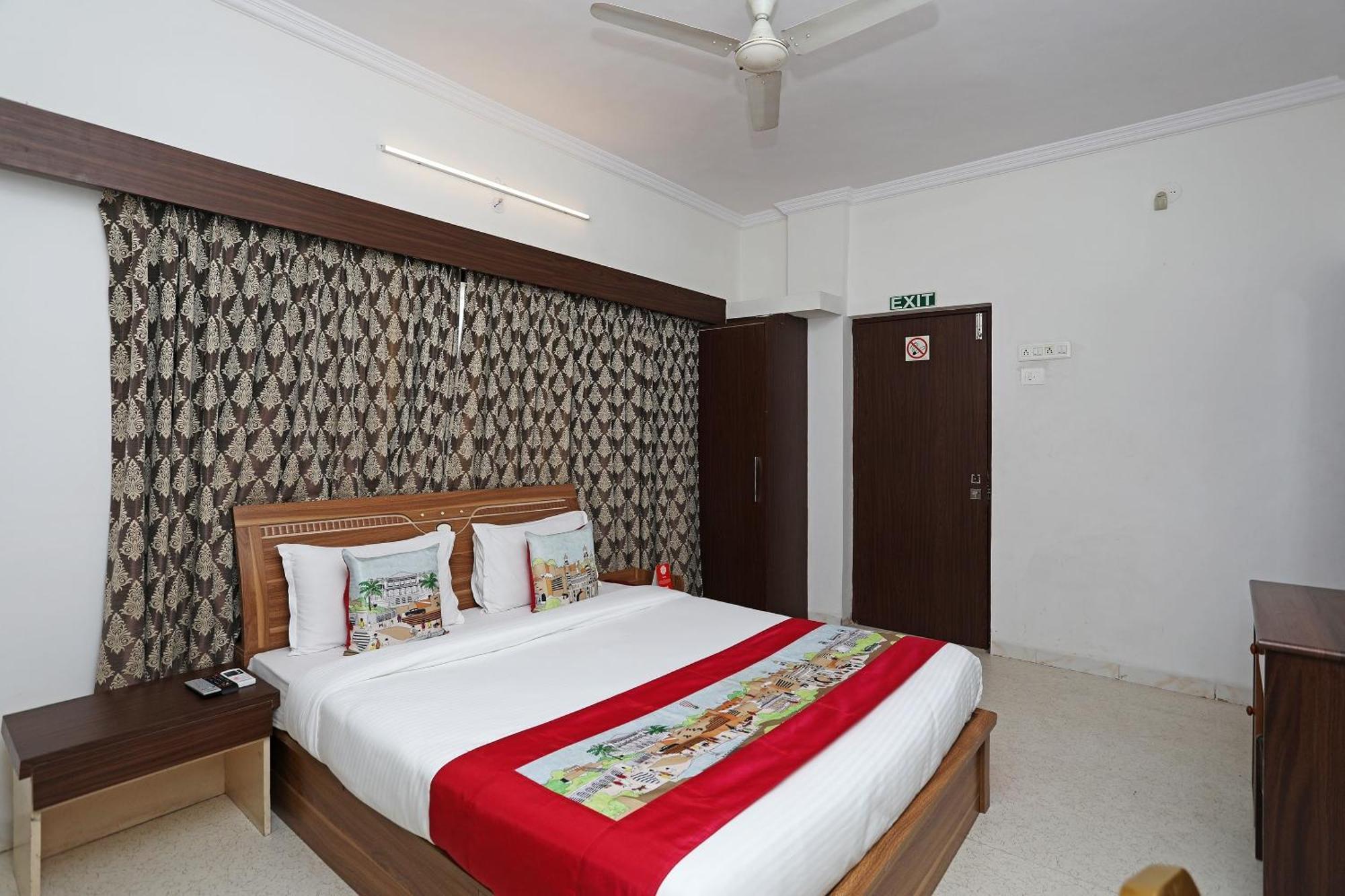 Hotel O 10671 Hotel Sai Prem Nászik Kültér fotó