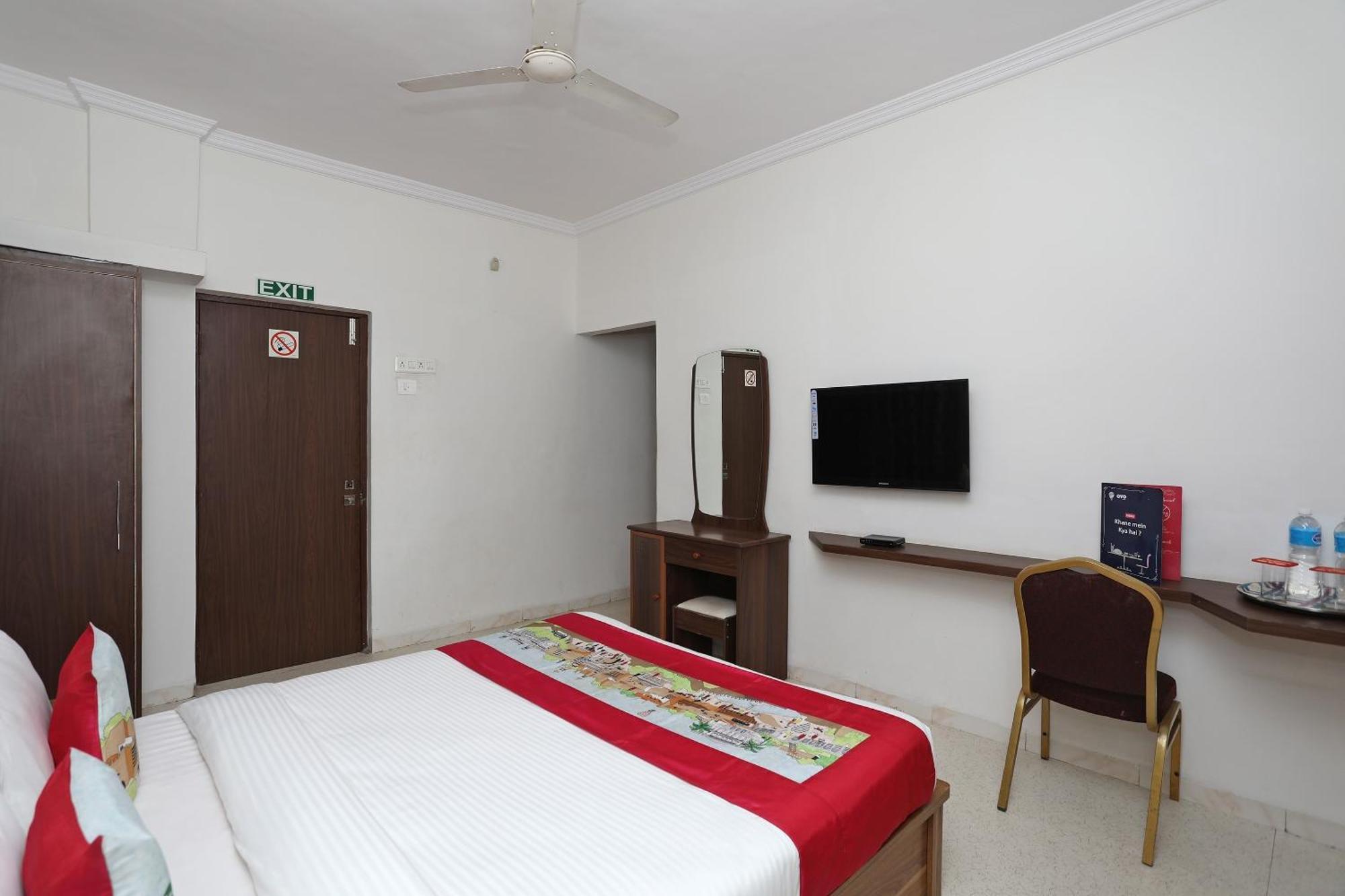 Hotel O 10671 Hotel Sai Prem Nászik Kültér fotó