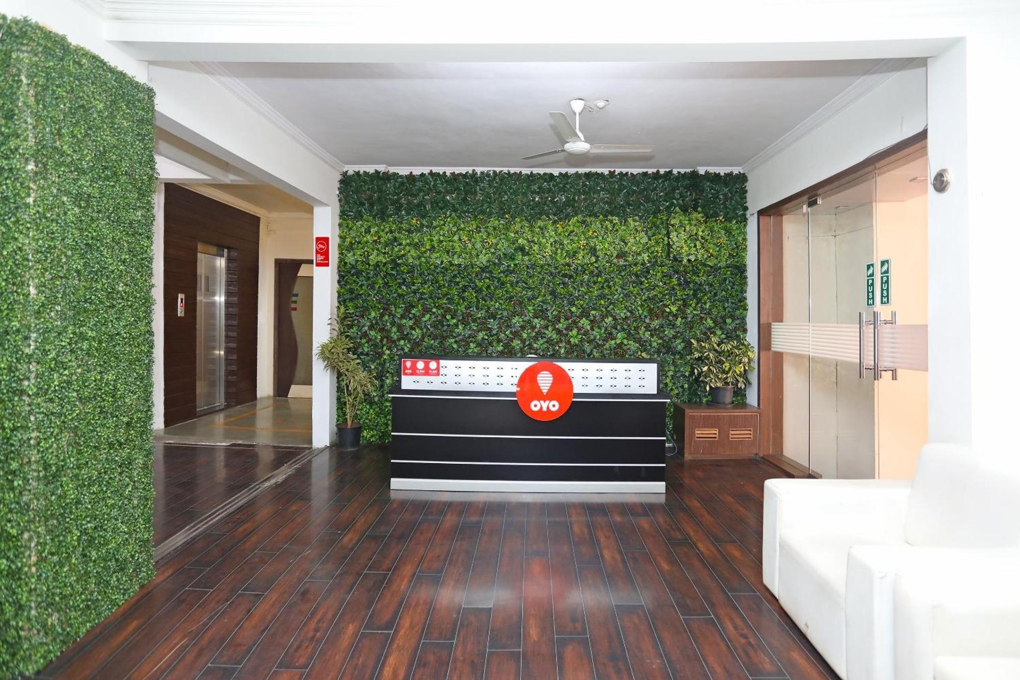 Hotel O 10671 Hotel Sai Prem Nászik Kültér fotó