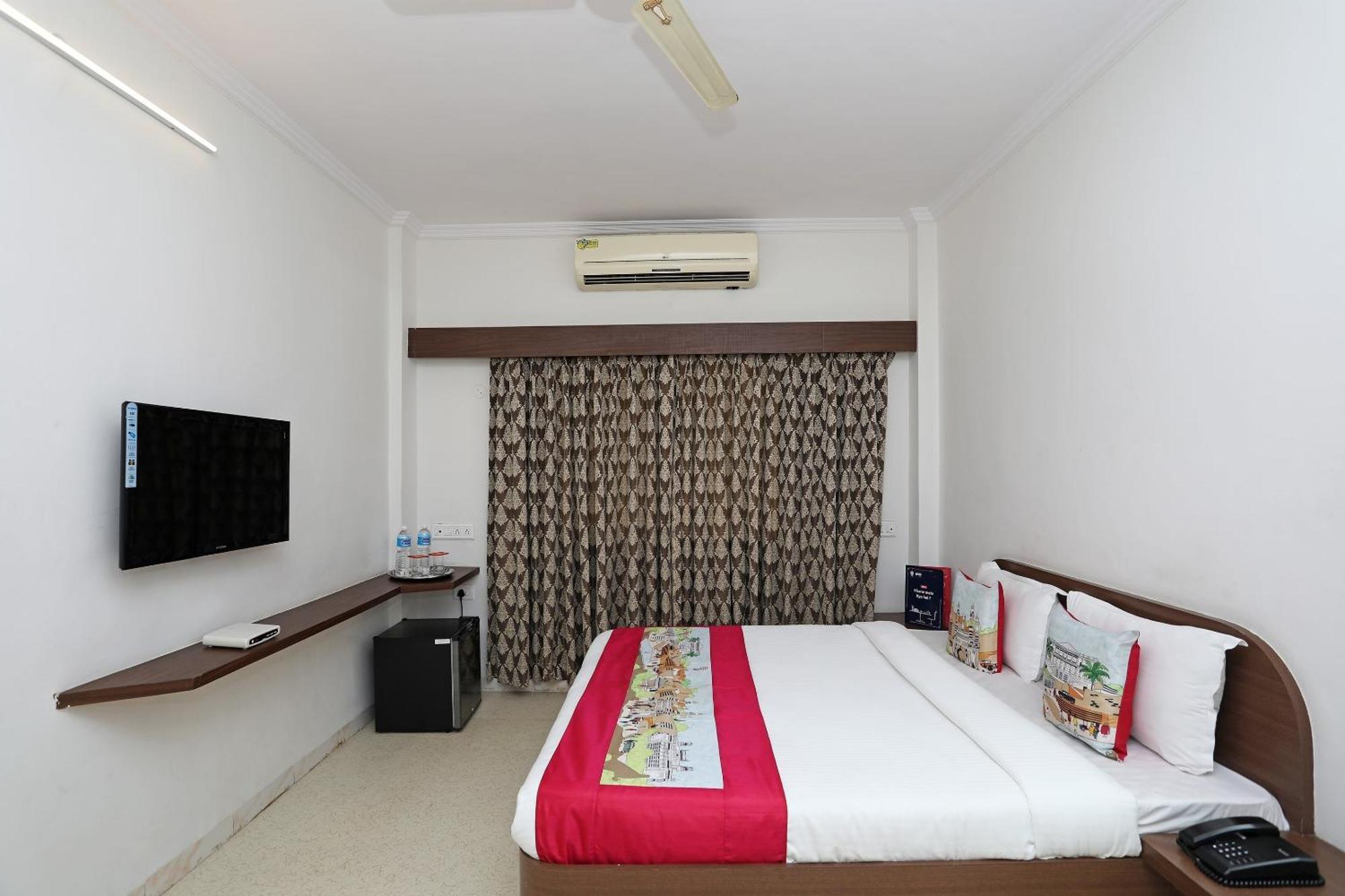 Hotel O 10671 Hotel Sai Prem Nászik Kültér fotó
